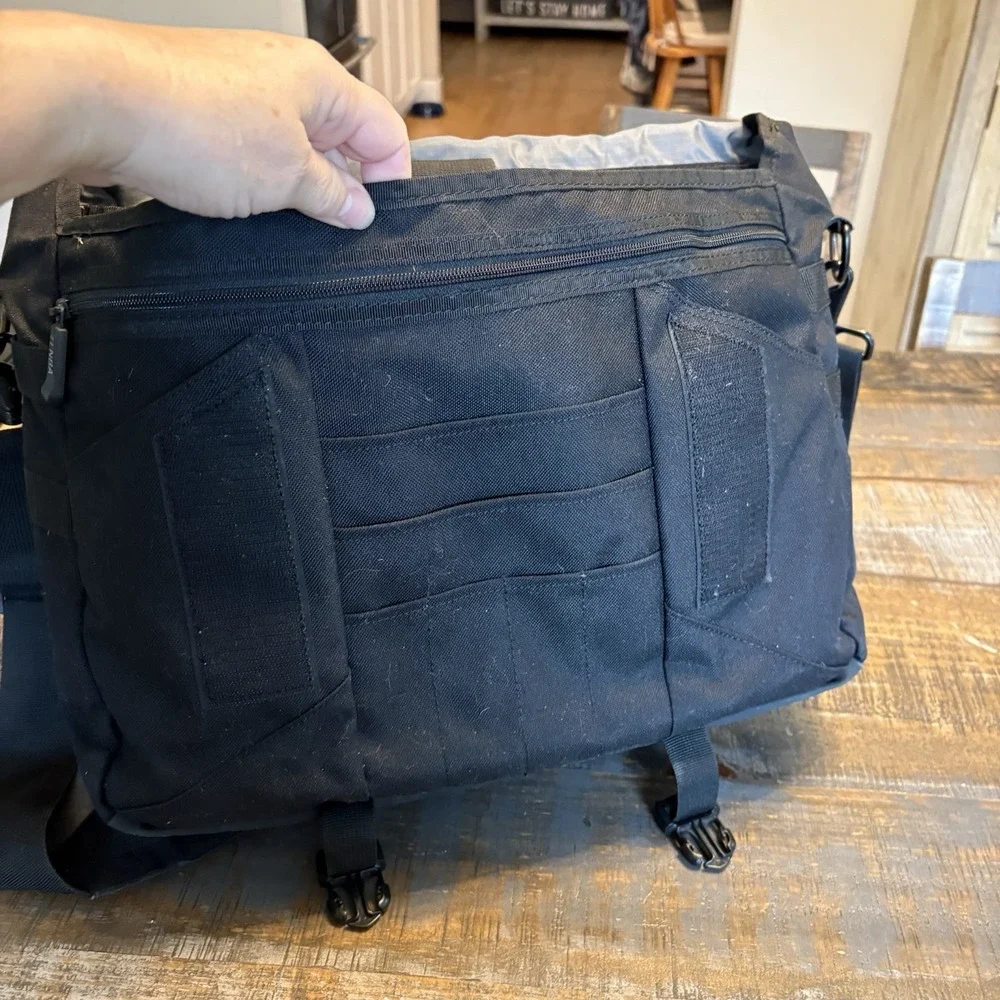 Tenba Large Laptop Messenger Bag Black Camera Padded Strap - PREOWNED